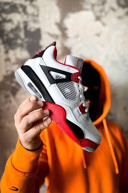 Кроссовки Nike Air Jordan 4 Retro "Fire Red"