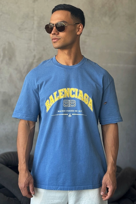 Синяя оверсайз футболка Balenciaga с рваной отделкой