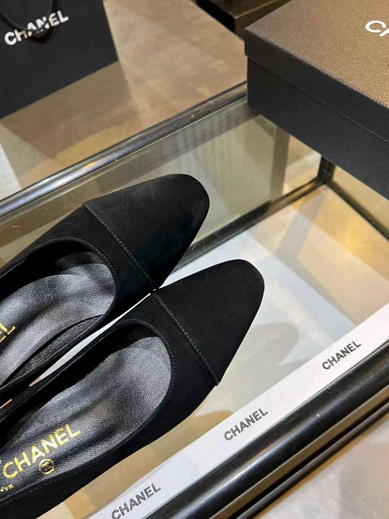 Женские замшевые туфли на каблуке Chanel premium