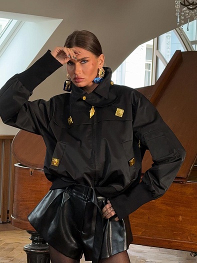 Женские кожаные шорты чёрного цвета Yves Saint Laurent   