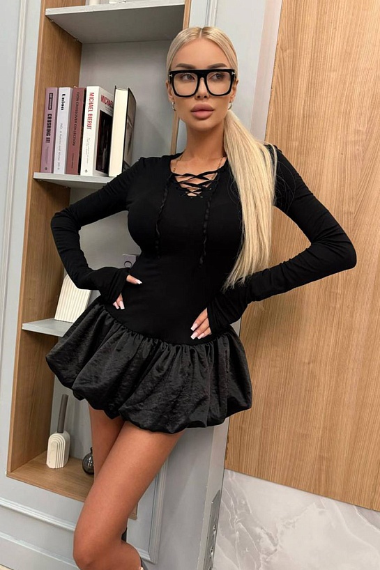 Женское чёрное платье