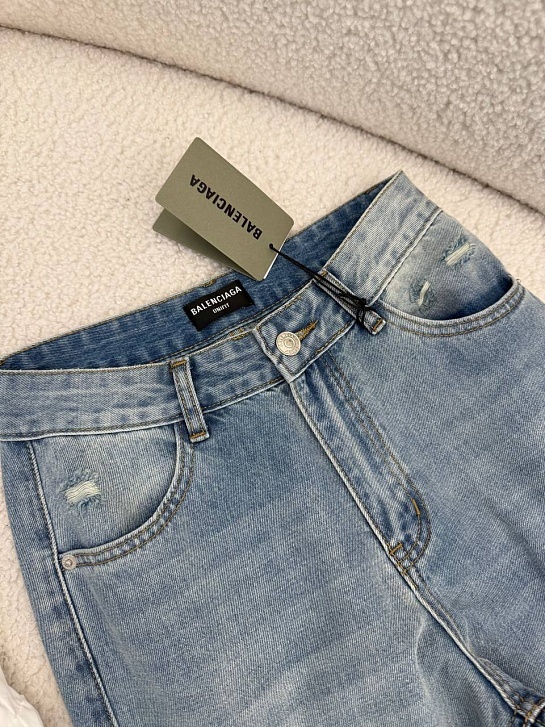 Женские рванные джинсы Balenciaga синего цвета