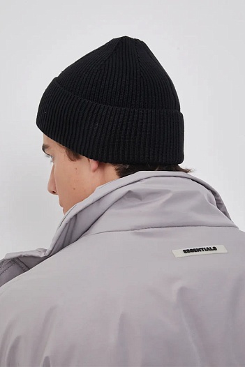 Шапка чёрного цвета Hugo Boss logo-patch   