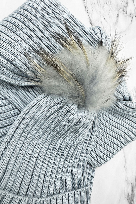 Комплект из шапки и шарфа голубого цвета Moncler logo-patch