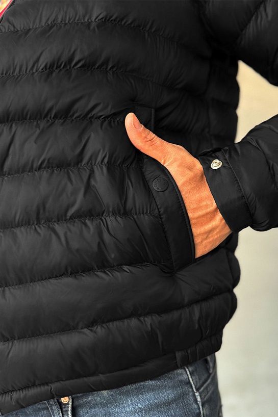 Мужская чёрная куртка Moncler Benamou