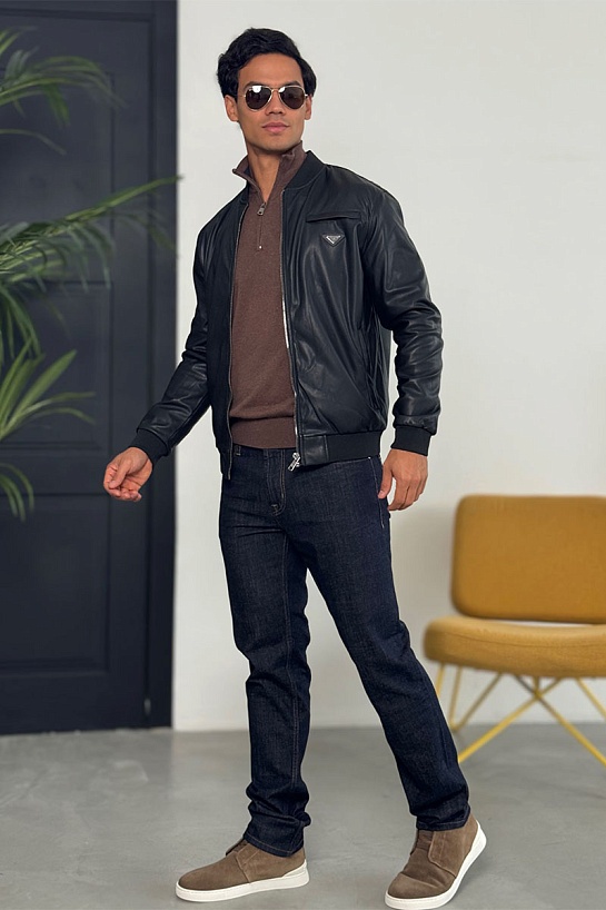 Кожаная куртка чёрного цвета Prada logo-plaque