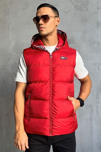 Мужской жилет Tommy Hilfiger красного цвета   