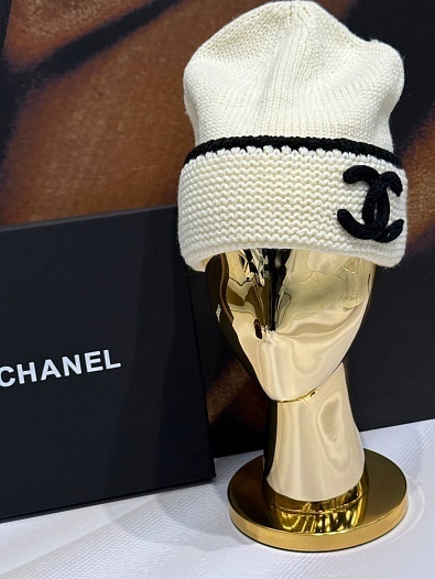 Шапка Chanel logo-embroidered premium - White   