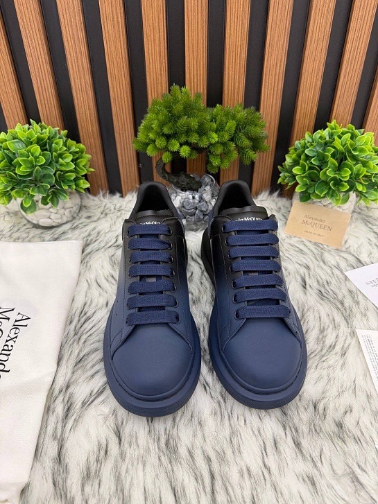 Мужские кроссовки Alexander McQueen синего цвета