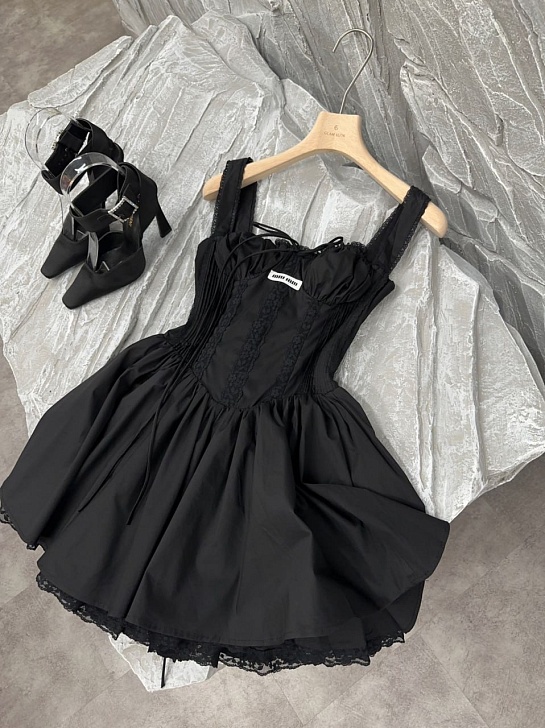 Чёрное женское платье MIU MIU