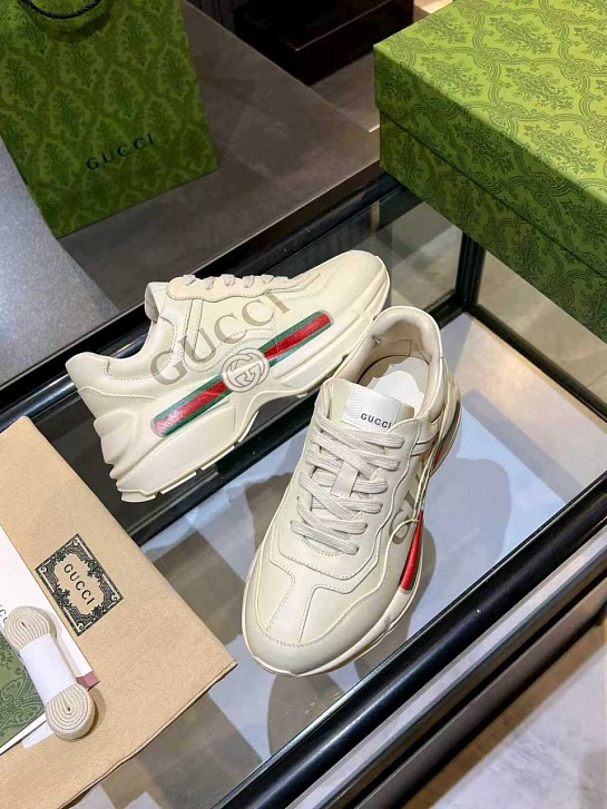 Женские кожаные кроссовки Gucci Rhyton premium
