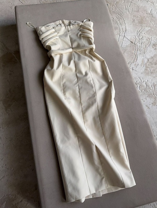 Женское платье белого цвета Schiaparelli