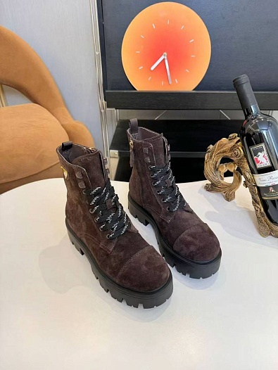 Женские замшевые ботинки Prada   