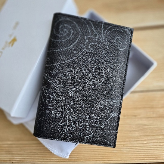 Кожаная обложка на паспорт Etro с узором пейсли 14х9.5 см