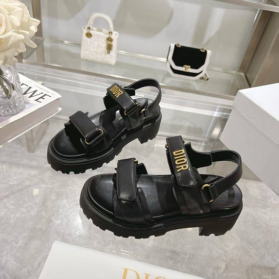 Чёрные женские кожаные сандалии Dior