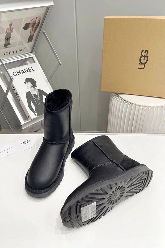 Мужские чёрные ботинки UGG Classic