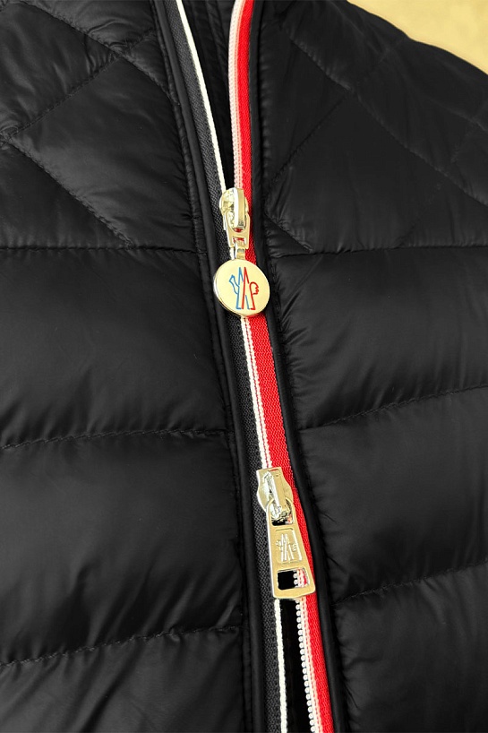 Мужская чёрная куртка Moncler Benamou