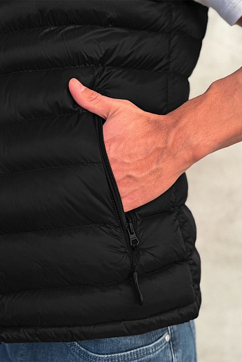 Чёрный пуховой жилет Burberry London England logo-patch   