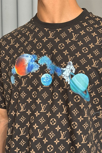 Коричневая оверсайз футболка Louis Vuitton Monogram All-over   