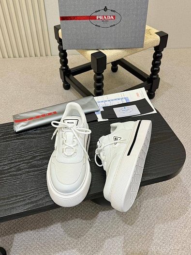 Комбинированные кроссовки Prada logo-plaque - White   