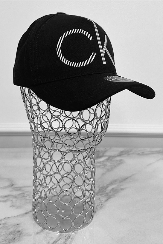 Бейсболка чёрного цвета Calvin Klein