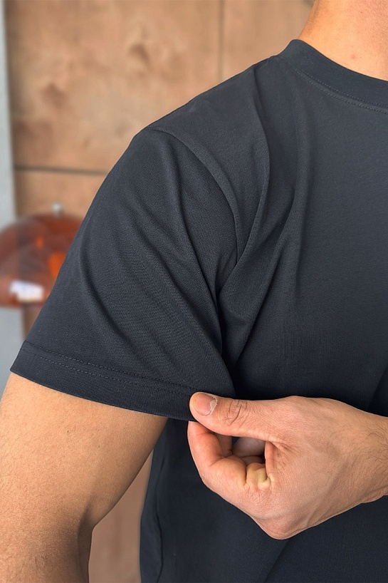 Чёрная оверсайз футболка Gothic logo