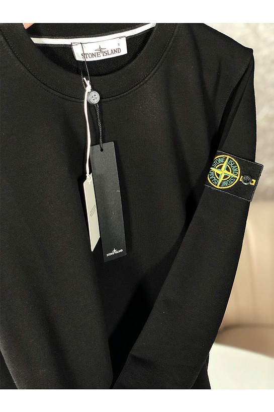 Мужской чёрный свитшот Stone Island с патчем на плече