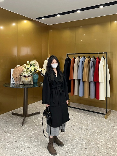 Женское кашемировое пальто чёрного цвета Max Mara   