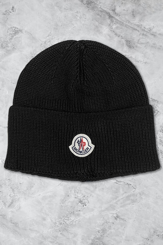 Мужская шапка чёрного цвета Moncler logo-patch
