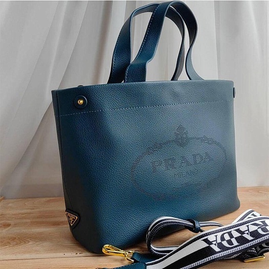 Кожаная сумка Prada 31x25 см   