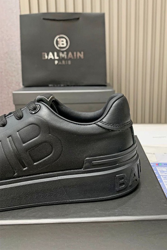 Кожаные кроссовки Balmain чёрного цвета