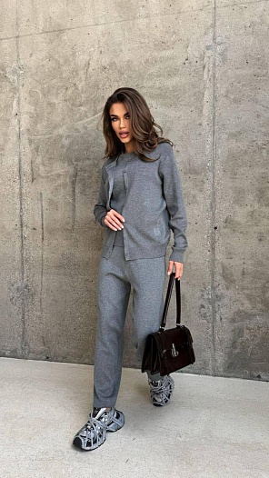 Женский костюм тройка серого цвета Loewe   