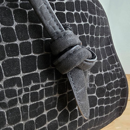 Замшевая сумка Jacquemus The Turismo Soft 38x23 см   