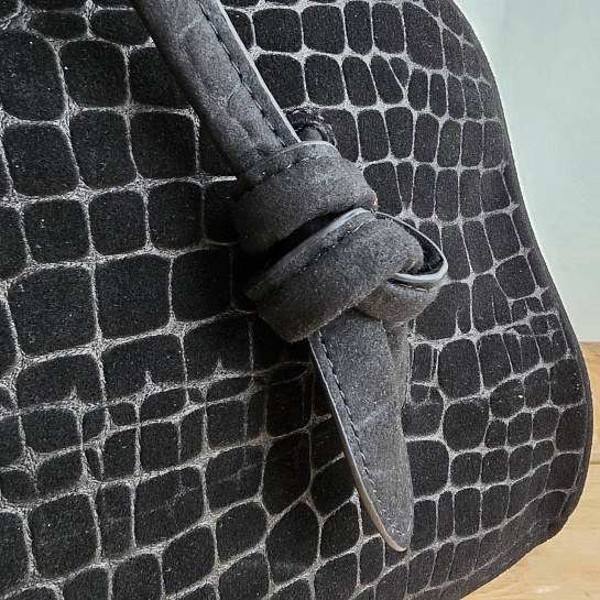 Замшевая сумка Jacquemus The Turismo Soft 38x23 см