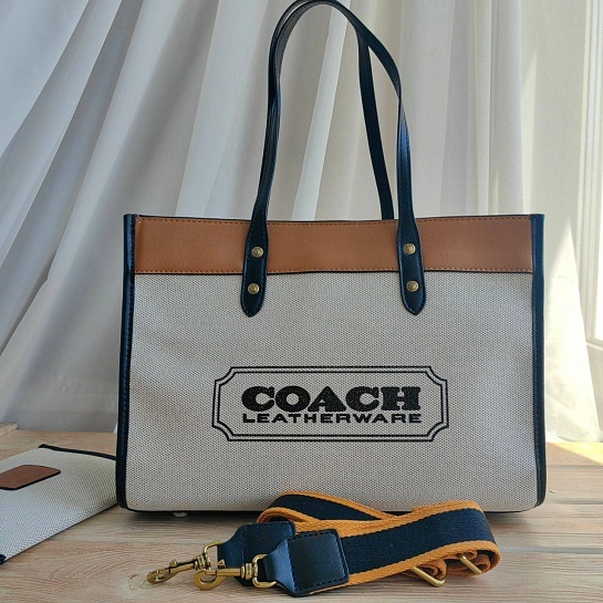 Женская сумка Coach Field Tote 30 With Badge 30x22 см