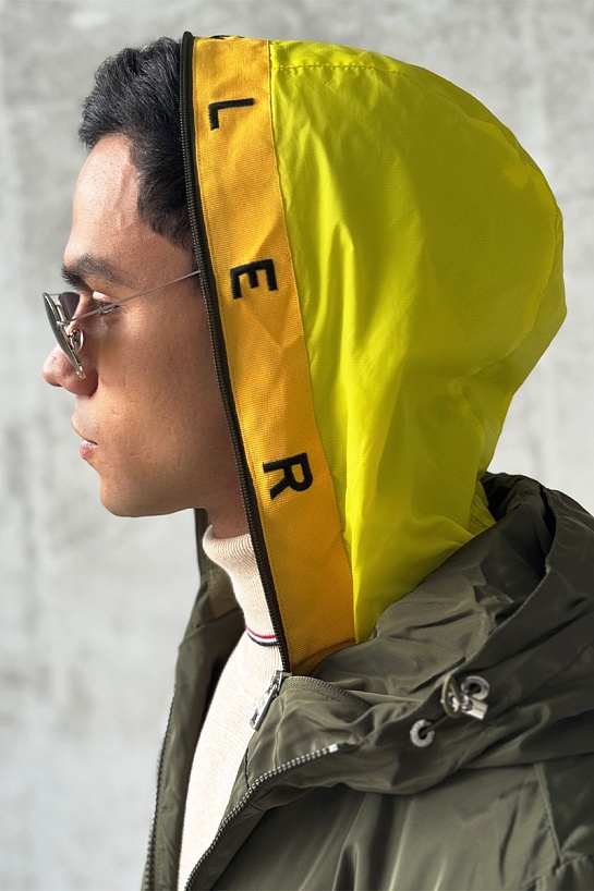 Зелёная ветровка Moncler logo-patch