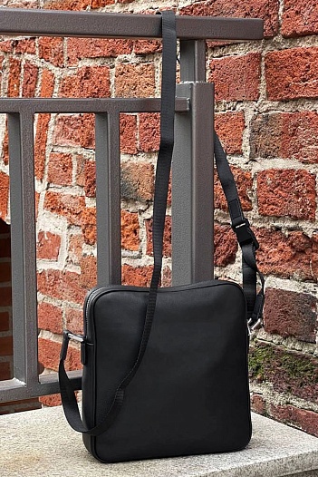 Кожаная сумка Fendi "Monster Eyes" 22x24x6 см   