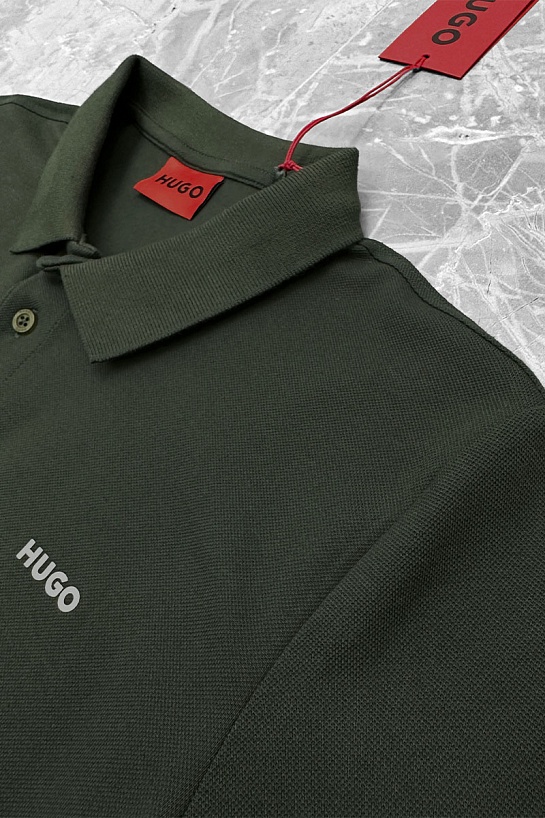 Мужское поло Hugo Boss зелёного цвета 