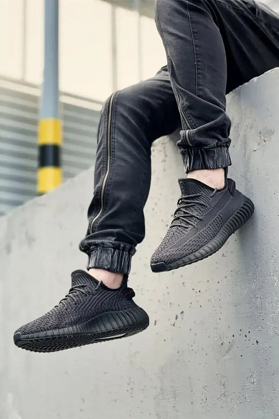 Кроссовки Adidas Yeezy Boost 350 v2 Black "Reflective laces"