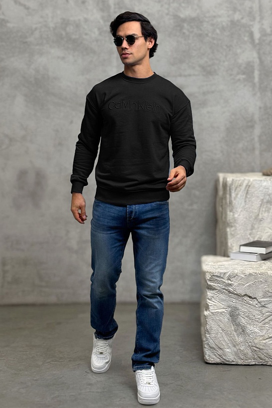 Свитшот чёрного цвета Calvin Klein embroidered-logo