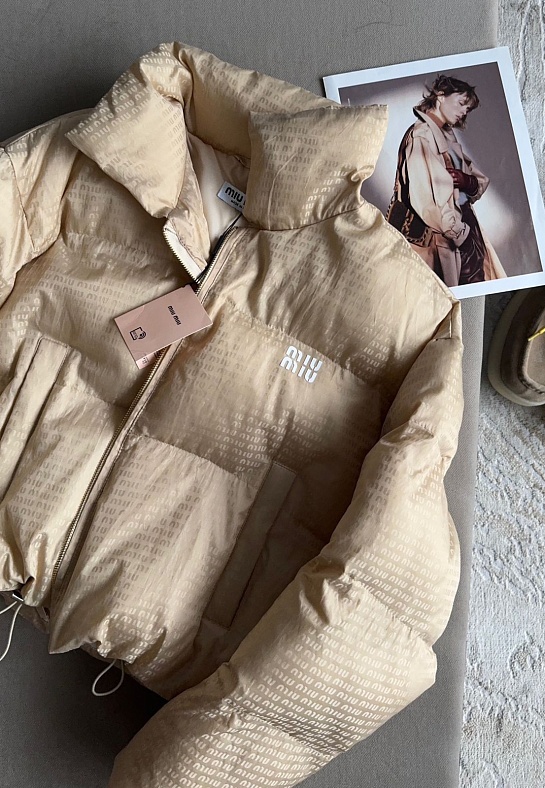 Бежевая женская куртка MIU MIU