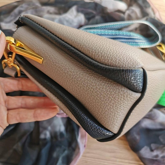 Кожаная сумка Prada 24x16 см - Brown