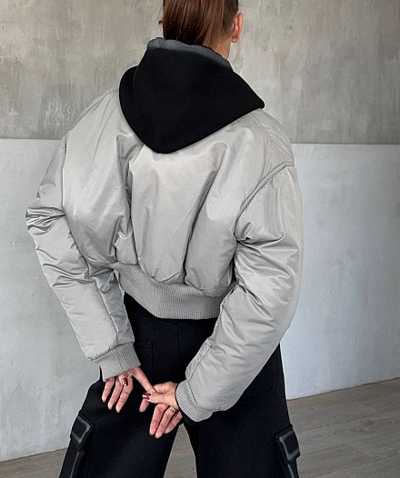 Женский бомбер Max Mara серого цвета   