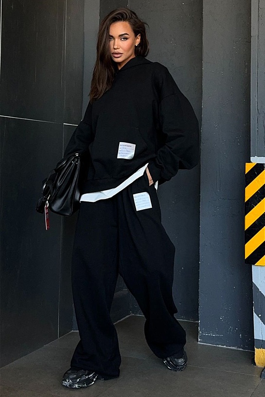 Женский чёрный оверсайз костюм Balenciaga