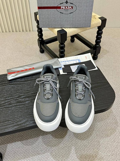 Комбинированные кроссовки Prada logo-plaque - Grey   