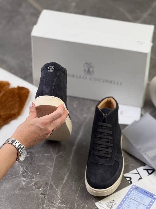 Замшевые кроссовки с меховой стелькой Brunello Cucinelli