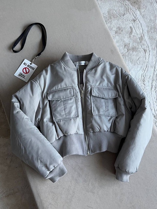 Женский бомбер Max Mara серого цвета