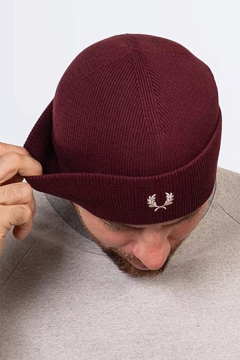 Шапка Fred Perry logo-embroidered - Wine Berry   
