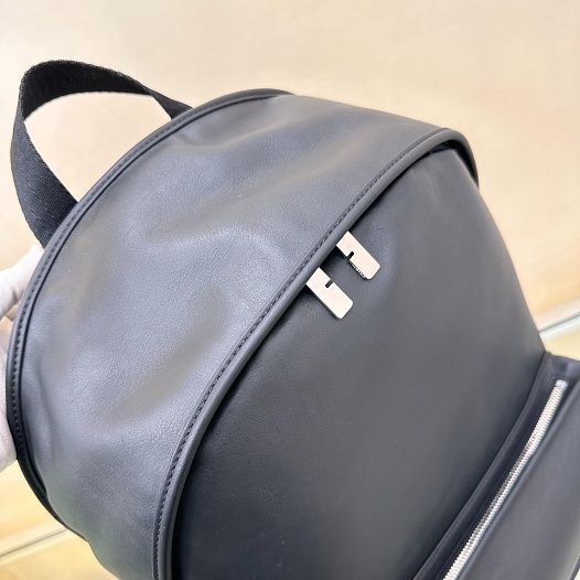 Кожаный рюкзак Burberry Shield Premium 46x39x21 см   