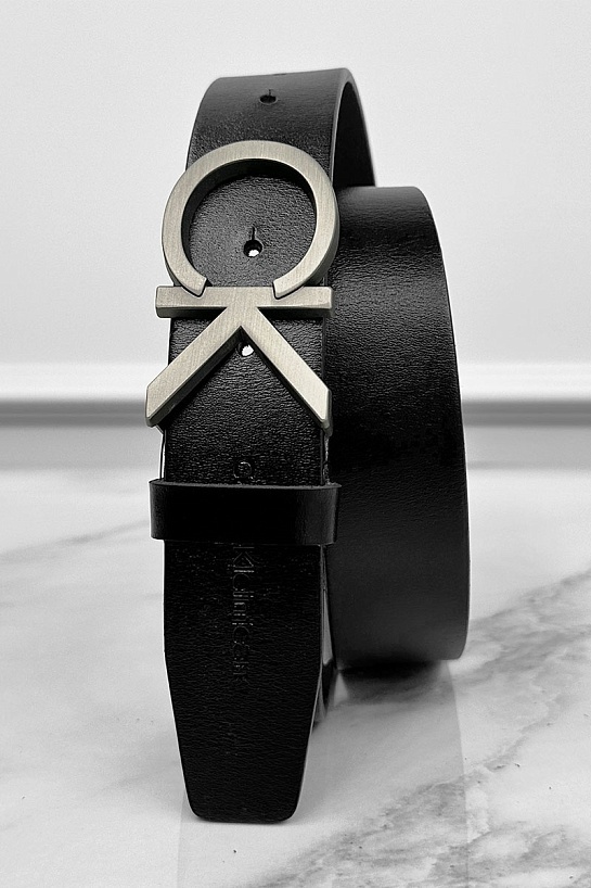 Мужской кожаный ремень Calvin Klein чёрного цвета